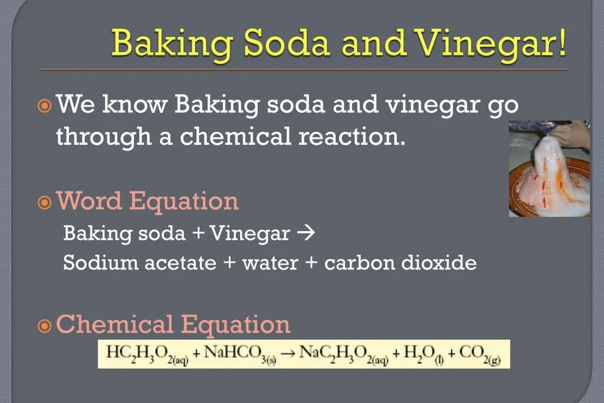 Vinegar and baking soda fizzing in a clear bowl during a kitchen chemistry demonstration